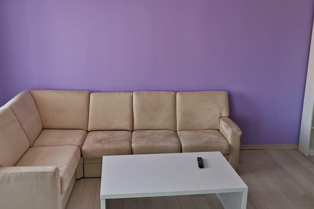 Luxury Apartment With Two Bedrooms And Large Living Room, 100 Square Meters, City Center Орадя Экстерьер фото